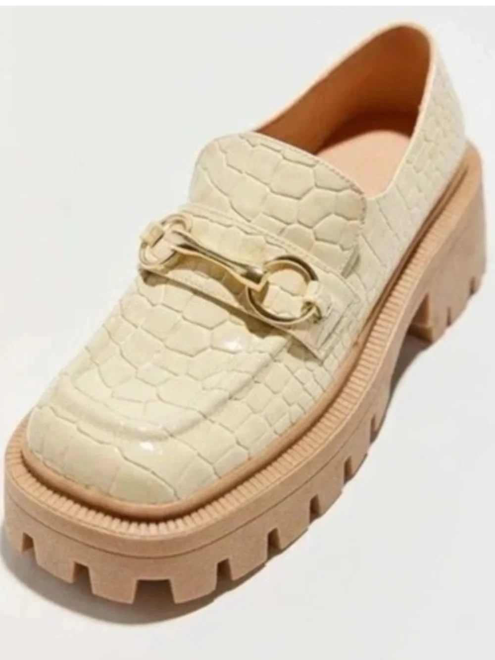 Urban Outfitters Boca Lug Loafers Cream Croc-Embossed Size 7